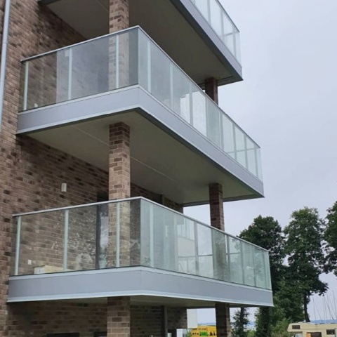 Bezrámové rámové balkónové systémy, výrobca Poľsko